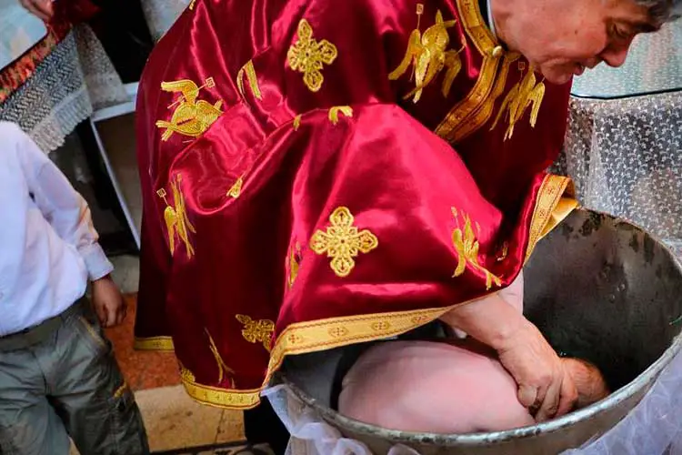 Bebé murió en ceremonia de bautizo