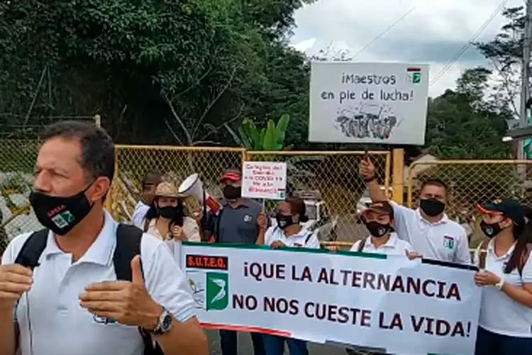 Profesores protestaron contra la alternancia en visita de MinEducación al Quindío