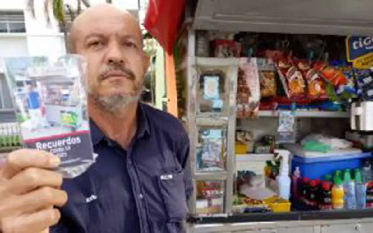 Vendedor de dulces en Armenia escribió libro sobre la pandemia