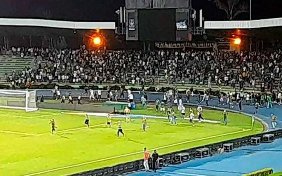 Sancionaron la tribuna norte del estadio Centenario