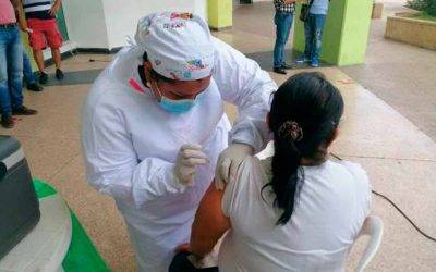 Redujeron tiempo para aplicar tercera dosis de vacuna antiCovid en Colombia