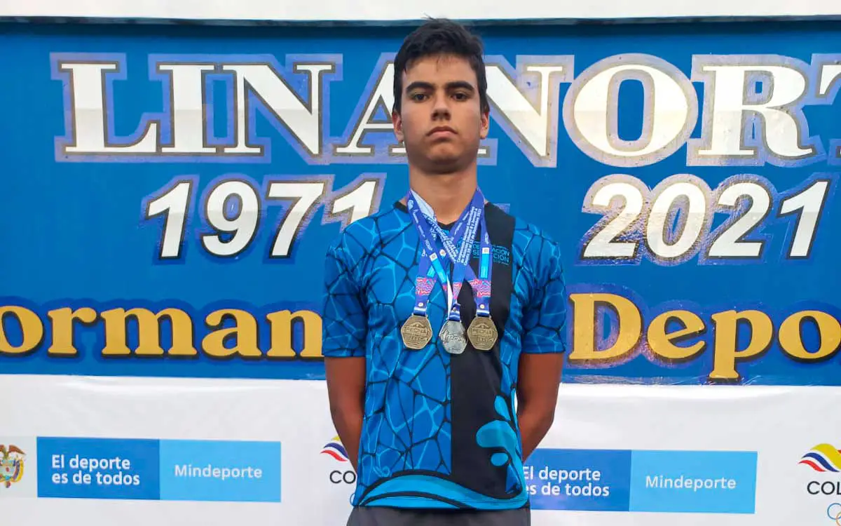 Quindiano ganó 3 medallas en Nacional Interclubes de Natación
