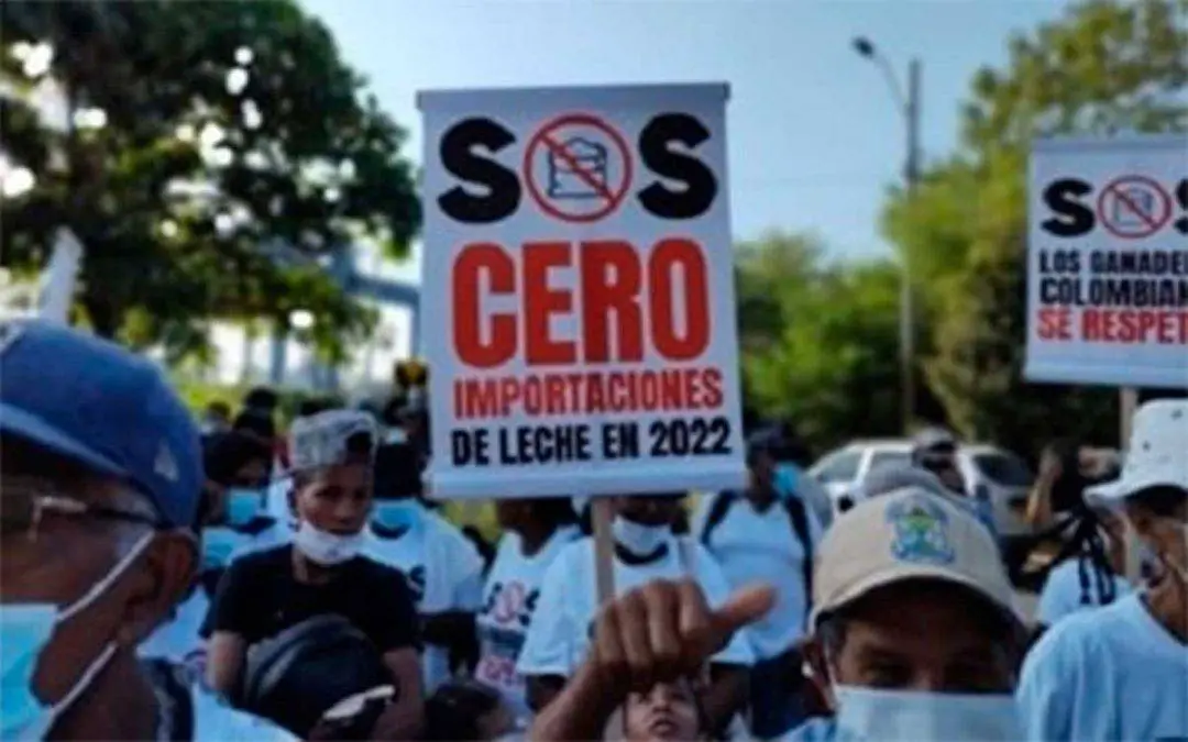 Lecheros quindianos al borde de la quiebra protestaron contra importaciones y TLC