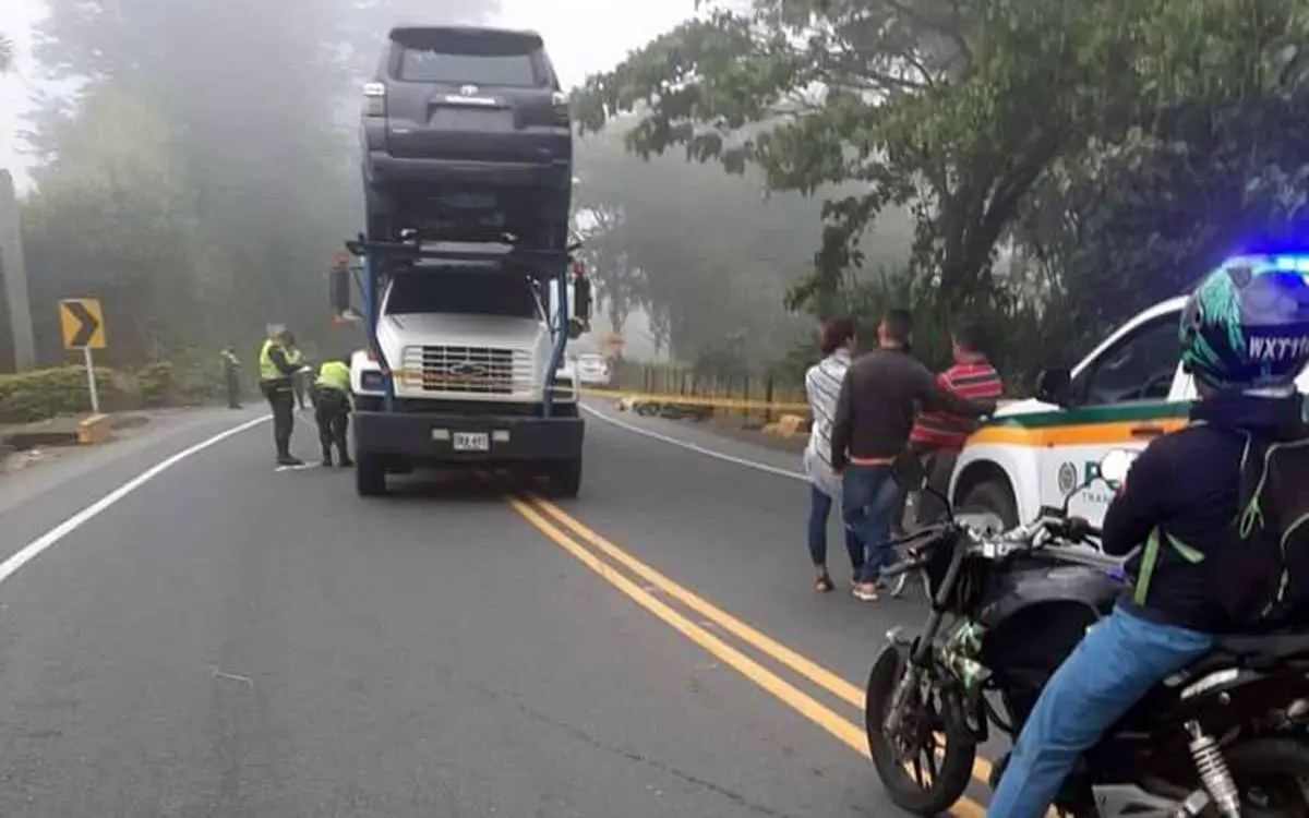 accidente en vía La Tebaida-La Paila