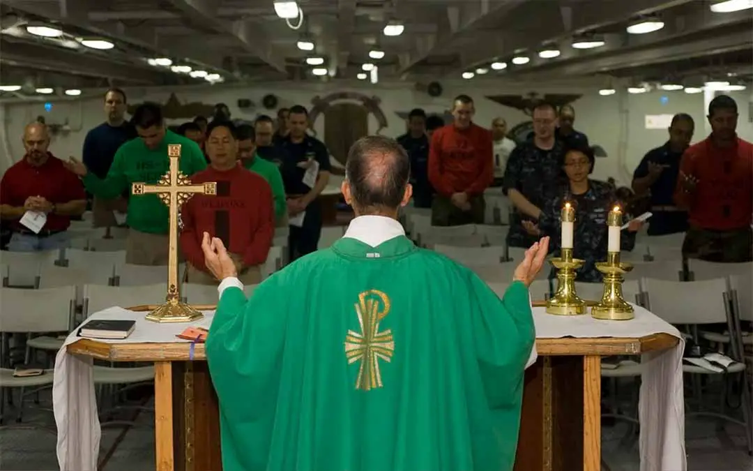 ¿Cuánto gana un sacerdote en Colombia?