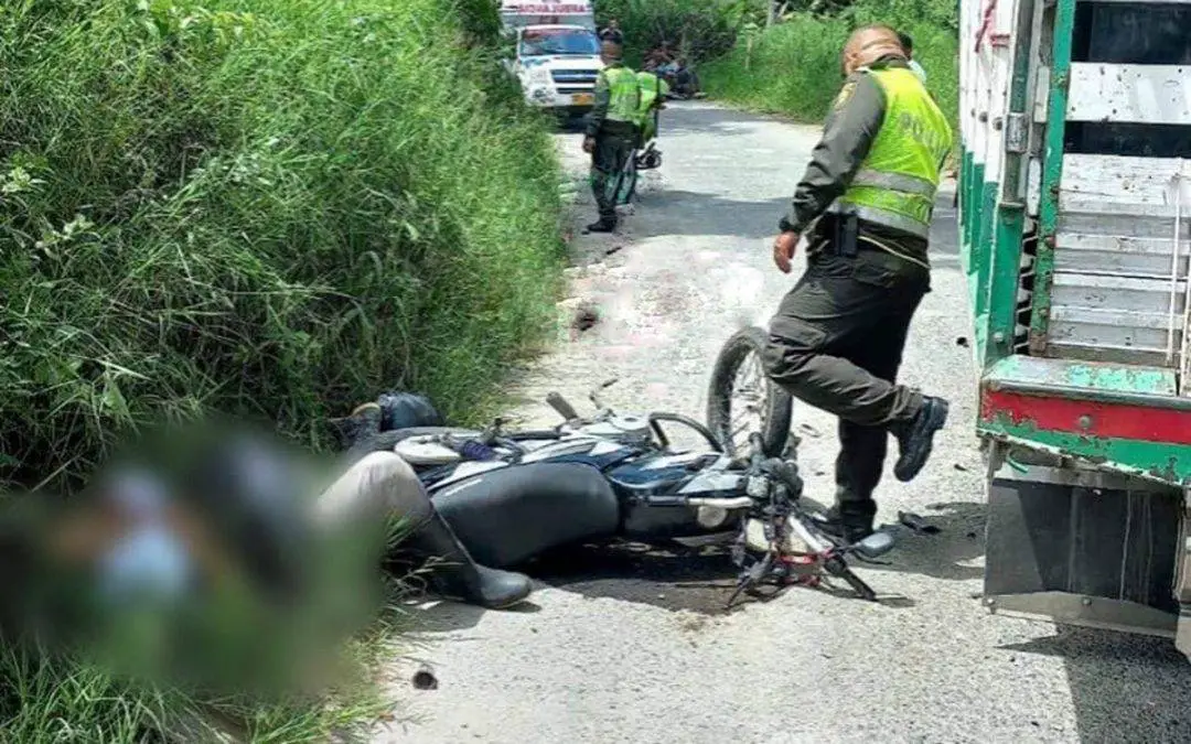 Un motociclista muerto tras accidente entre Armenia-La Tebaida