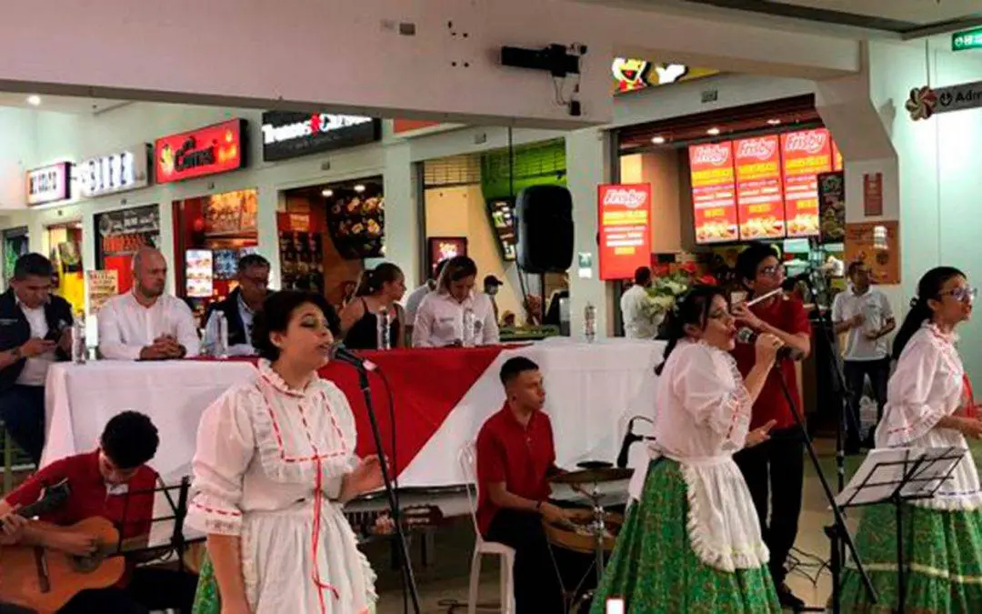 180 artesanos darán apertura a la Feria Artesanal Ven Por Tu Café en Calarcá