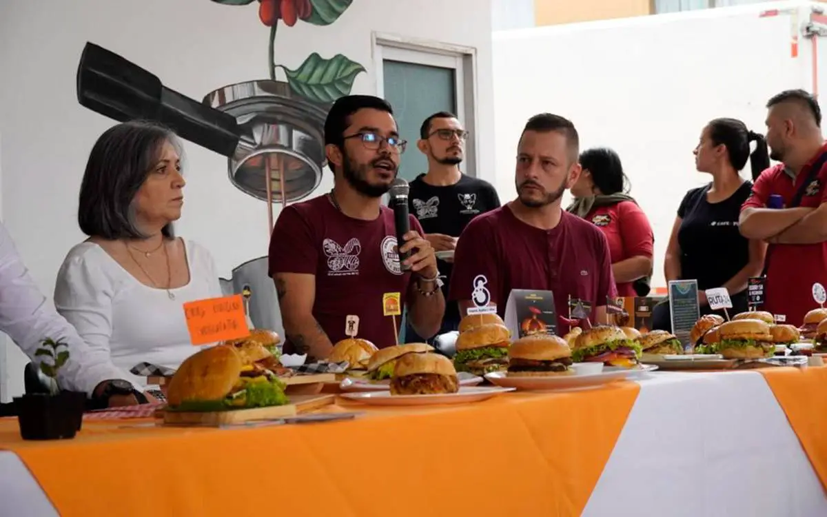 30 restaurantes sacarán su mejor hamburguesa en Puebliando por Calarcá