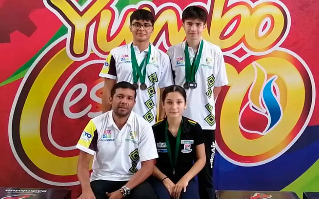 Quindianos ganaron 4 medallas en Nacional de Bádminton
