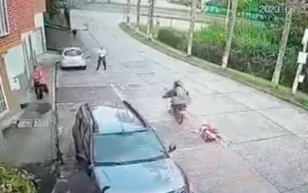 Recompensa ladrón en moto que agredió mujer en Armenia