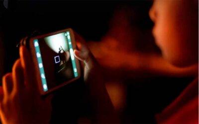 El uso de celulares por niños provoca daño emocional y problemas en la adultez
