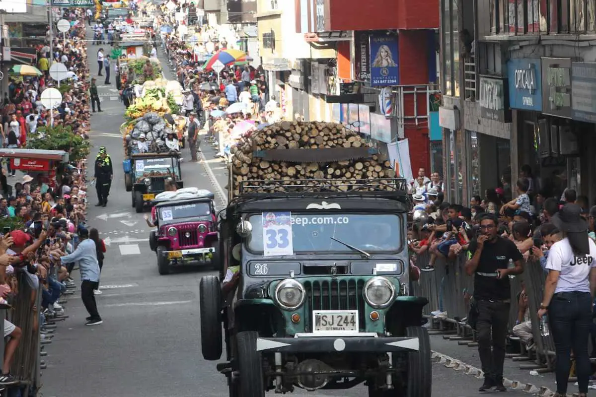 fotos desfile cuyabro desfile Yipao