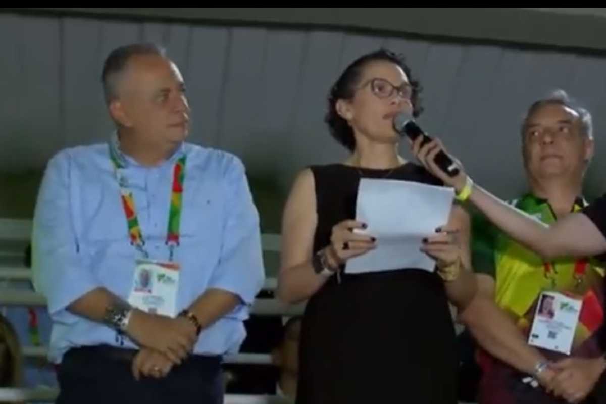Ministra borracha inauguración Juegos Nacionales