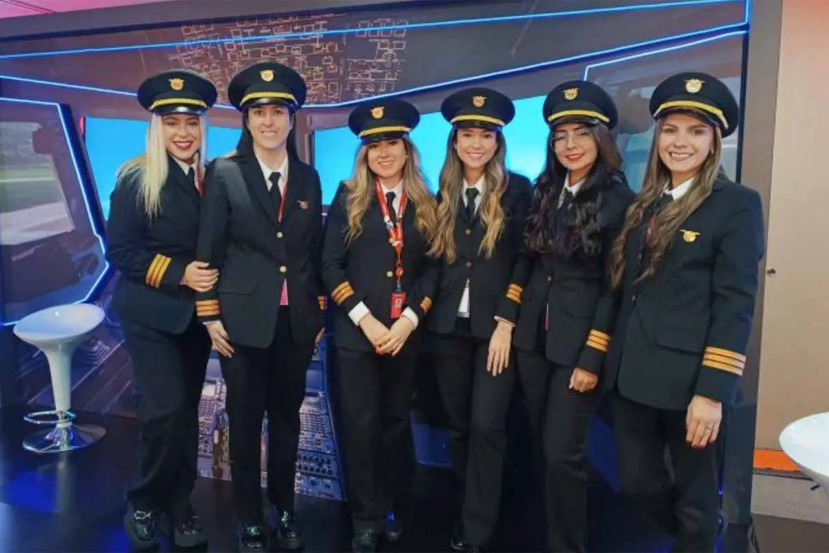 Becas mujeres piloto Avianca