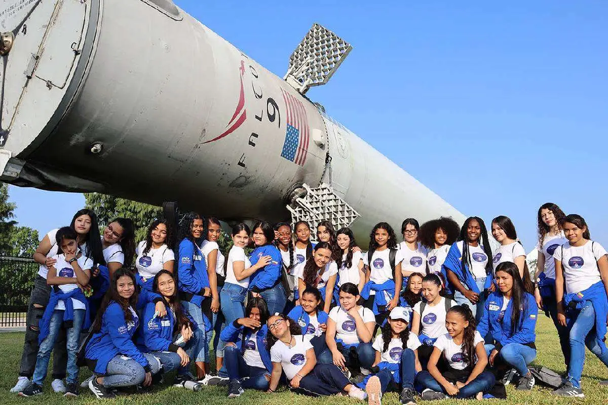 becas para niñas Colombia conocer Nasa