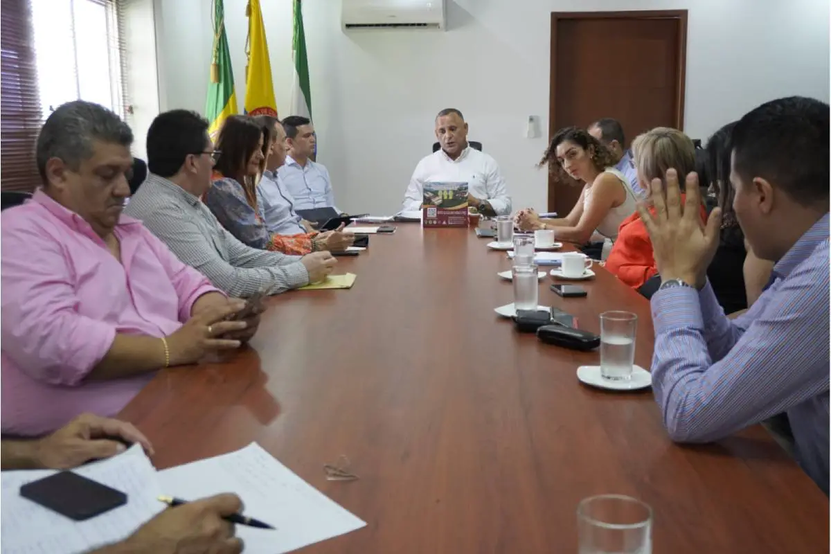 Alcalde Armenia reunió contadores