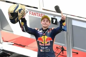 Piloto colombiano se coronó Campeón de Moto3