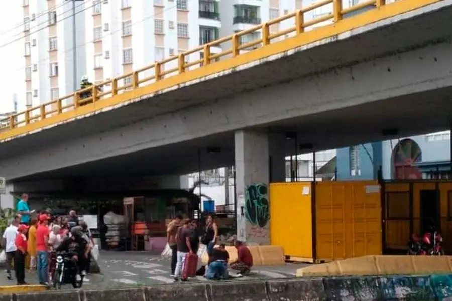 Ciudadano cayó de un puente en Armenia