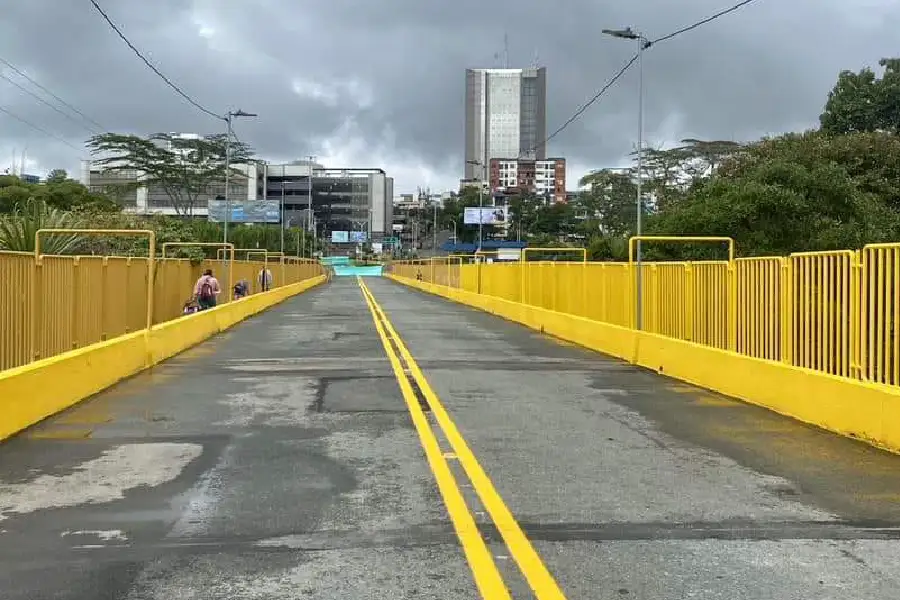 Habilitado paso vehicular en puente La Florida en Armenia