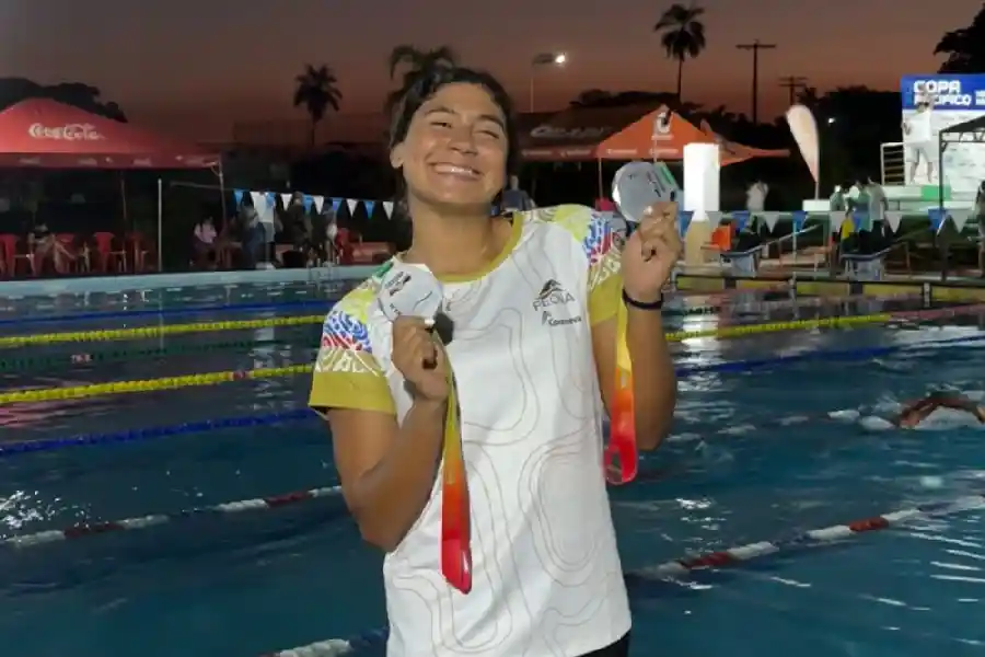 Nadadora quindiana ganó 2 medallas de plata