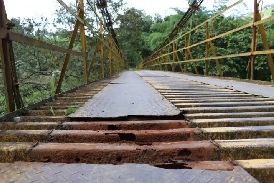 Puente Don Nicolás entre Armenia y Calarcá