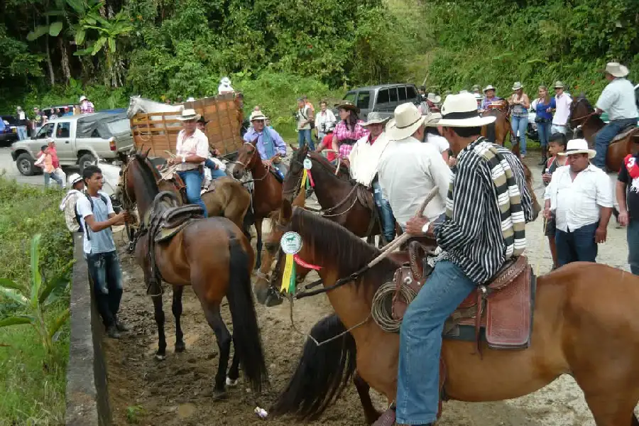 9 horas de cabalgata en Pijao